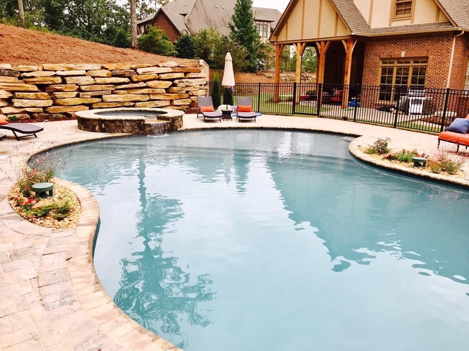 Gunite pool and spa in Greystone, Hoover